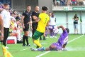 Martins mit einem üblen Foul an Araujo